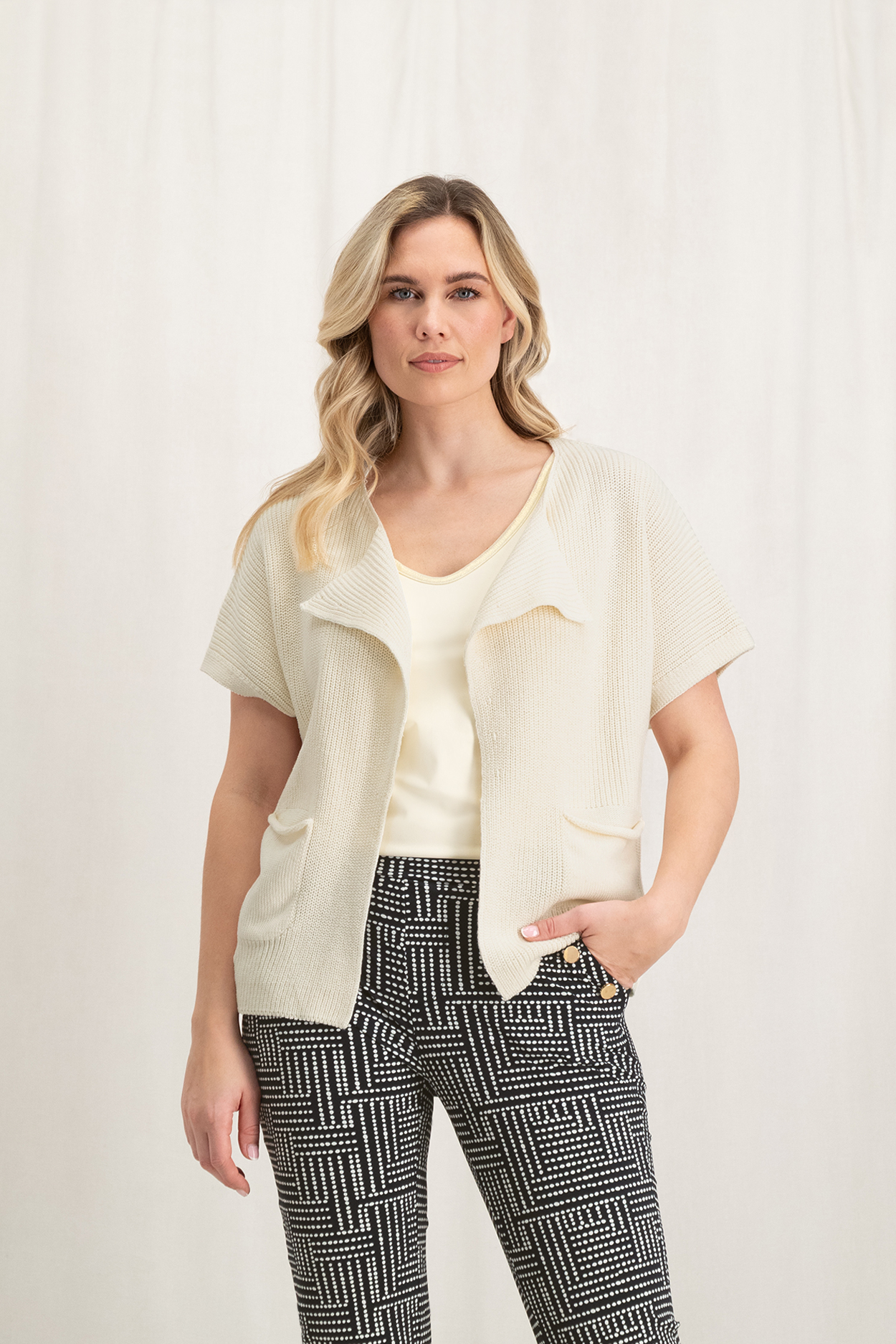 Aime – Jade Vest – Latte - Afbeelding 3