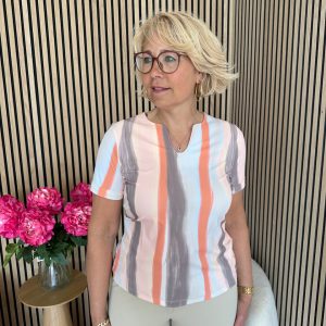 Mi Piace – Top Swirly Print Korte Mouw – Grape Apple