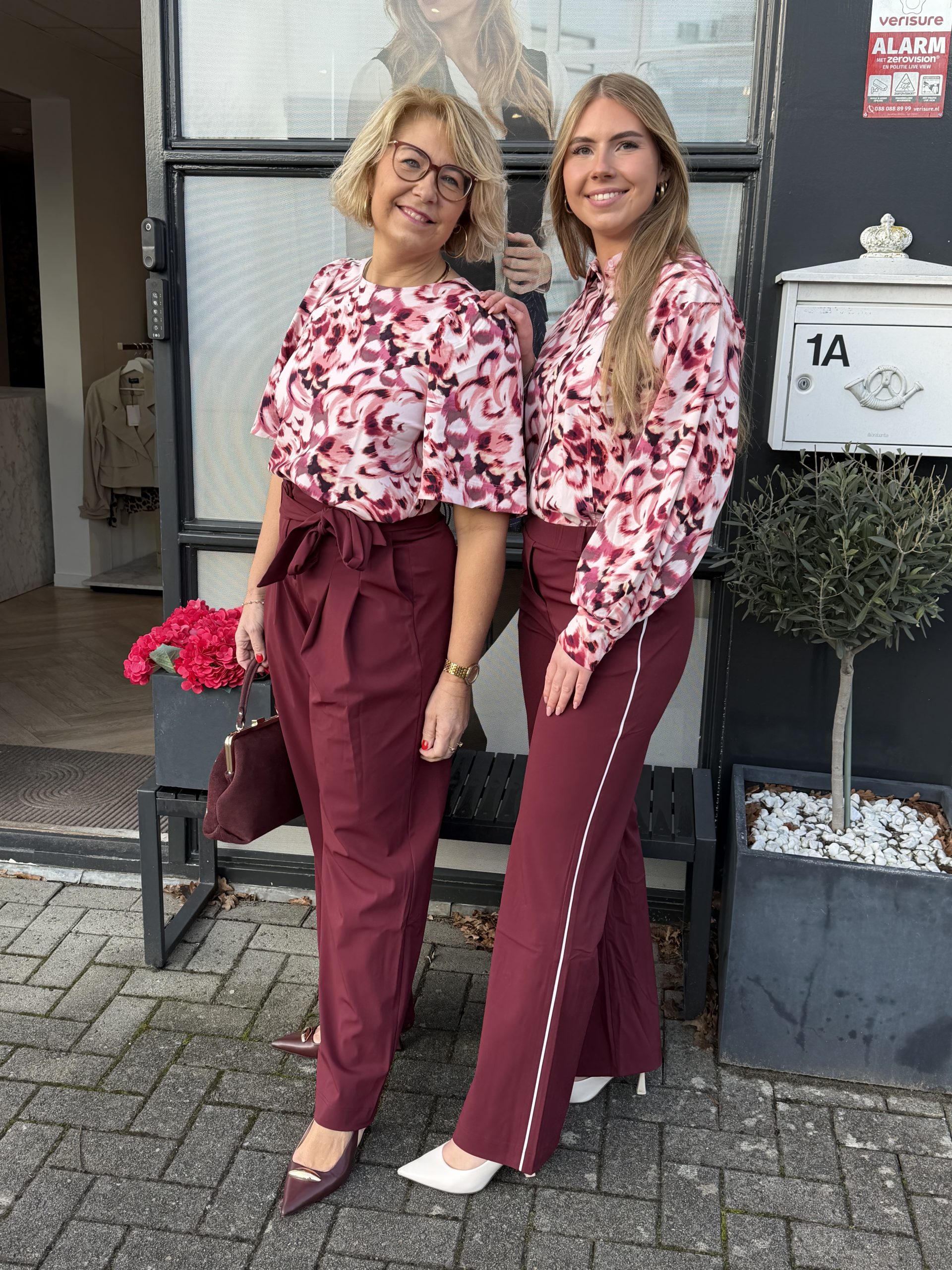 Lady Day – Steph Travel Trousers – Burgundy - Afbeelding 4